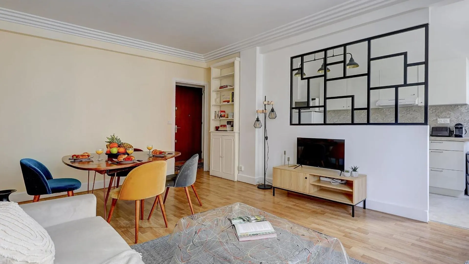 Champ De Mars & Eiffel Tower - 1Br - Cityapartmentstay Paris França