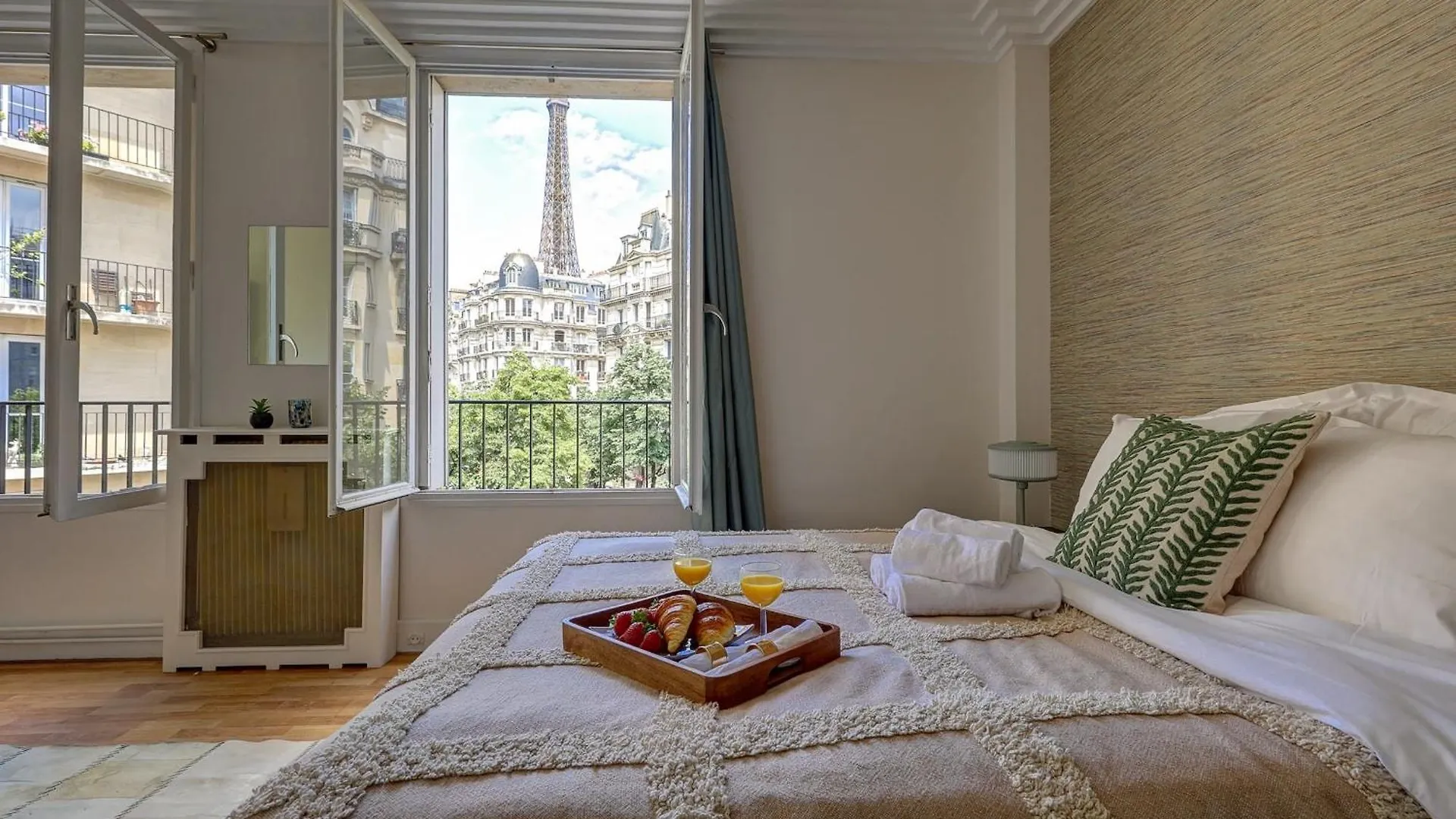 Apartamento Champ De Mars & Eiffel Tower - 1Br - Cityapartmentstay Paris